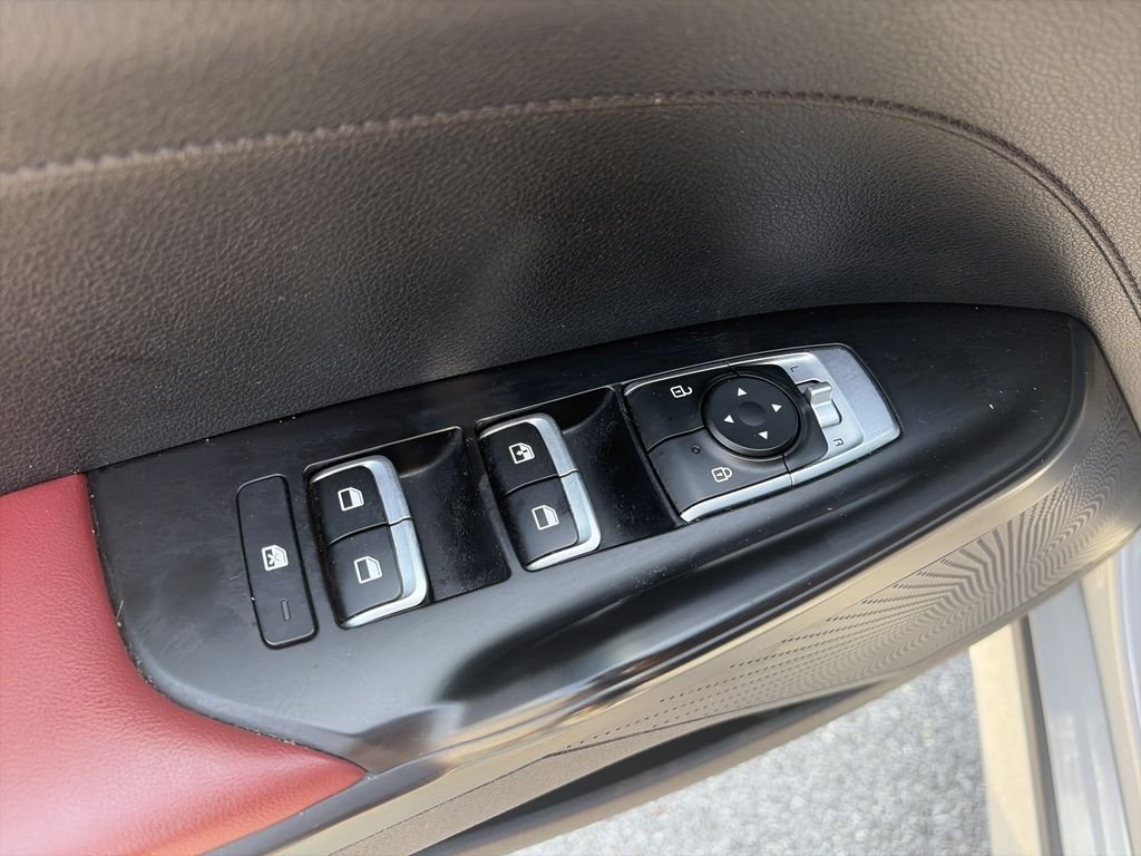 Used 2024 Wolf Gray Kia GT-Line image 19