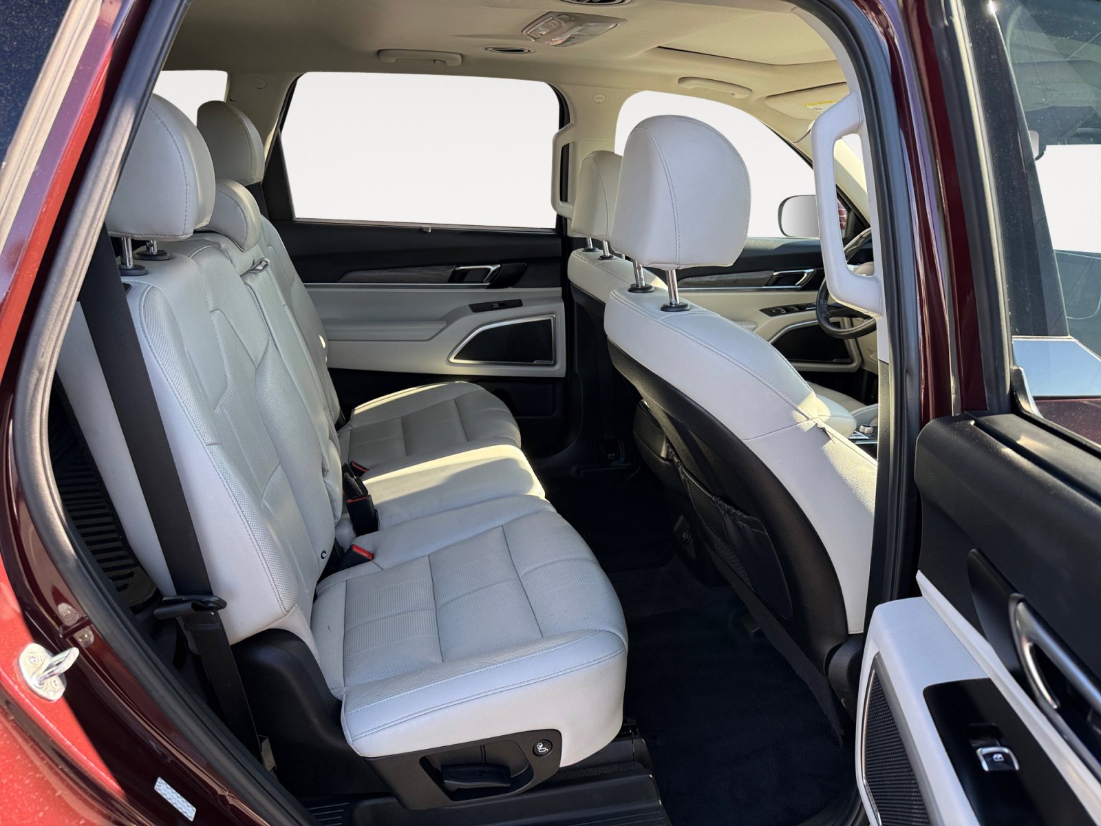 Used 2022 Sangria Kia EX image 18