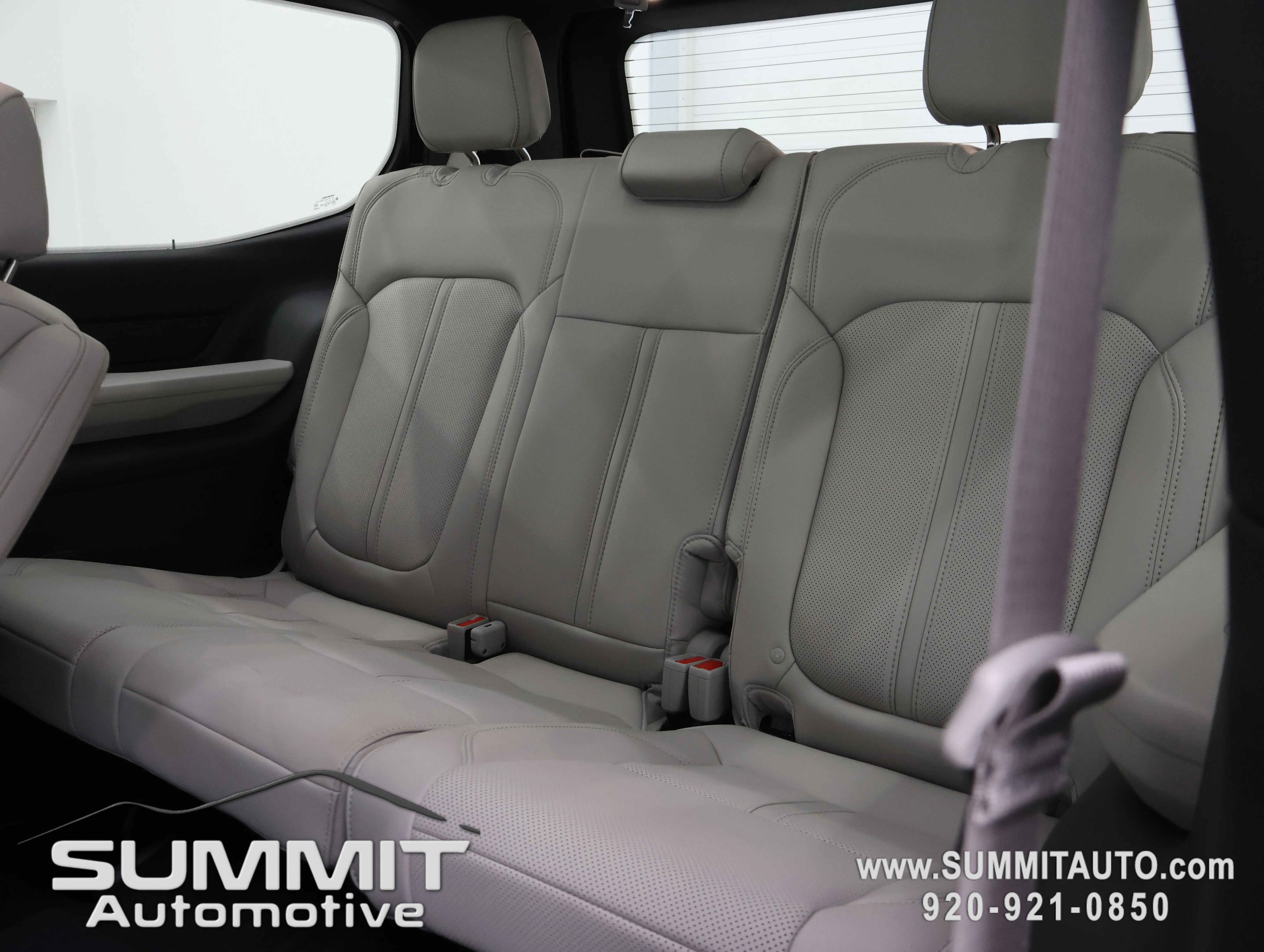 New 2026 Fathom Blue Pearl-Coat Exterior Paint (Late Availability) Jeep Limited Reserve image 39