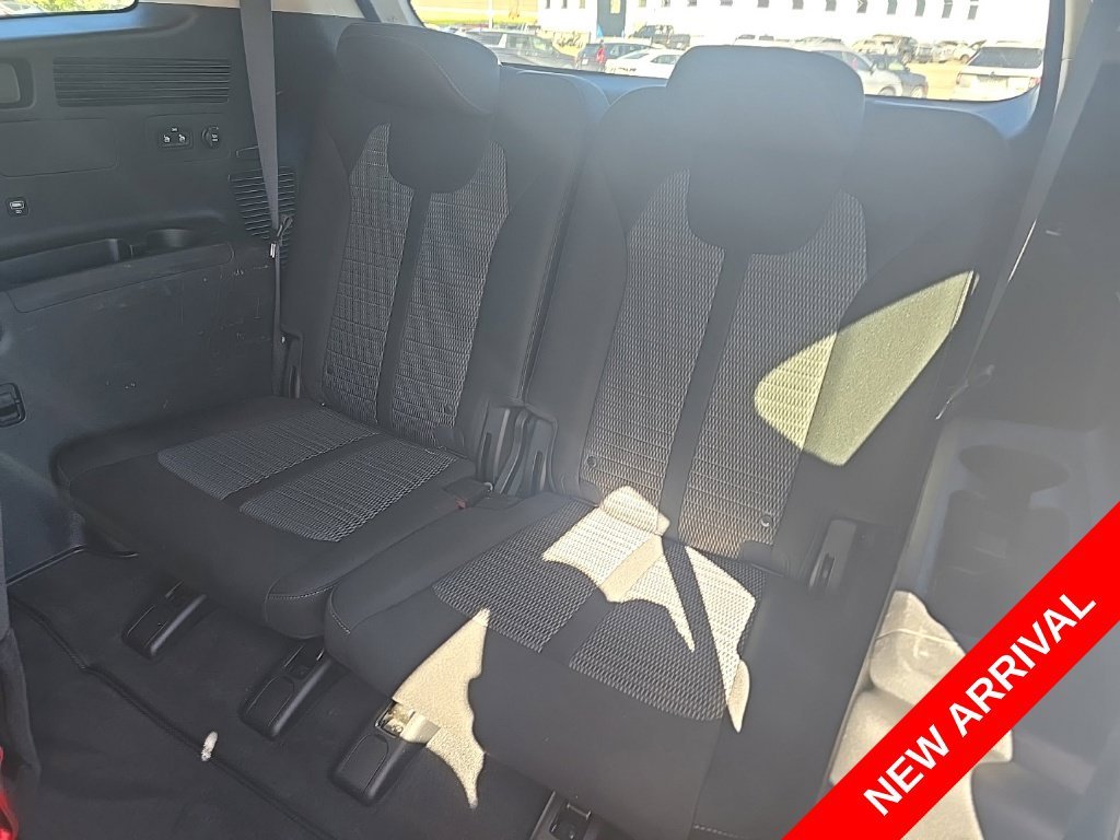 Used 2021  Kia LX image 7
