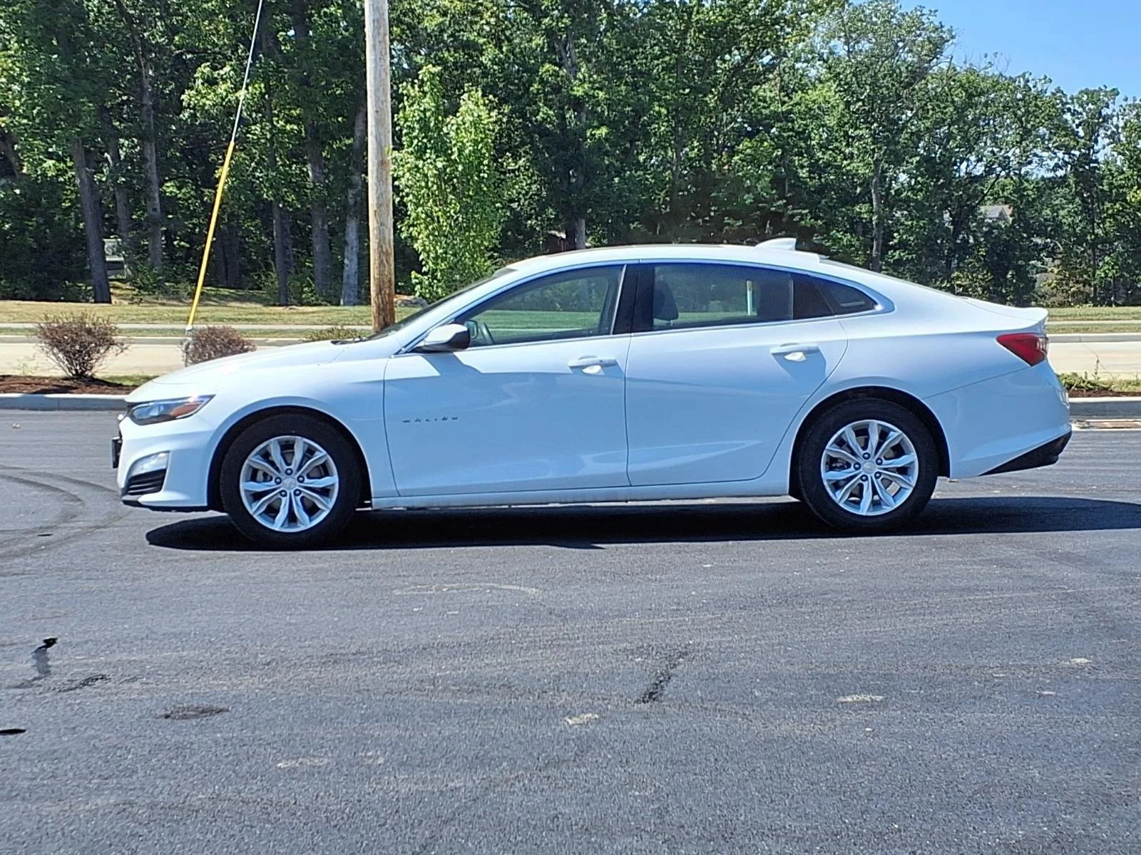 Used 2024 Summit White Chevrolet LT image 2