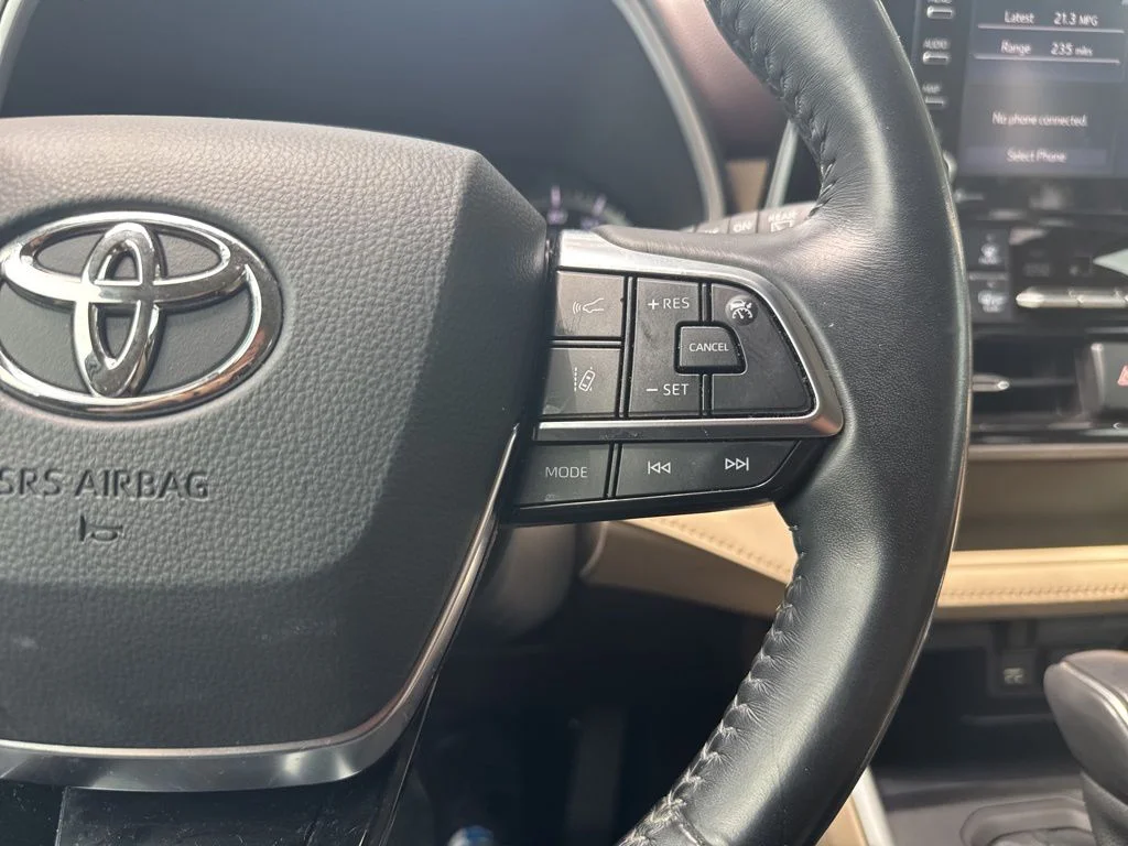 Used 2020 Magnetic Gray Metallic Toyota XLE image 14
