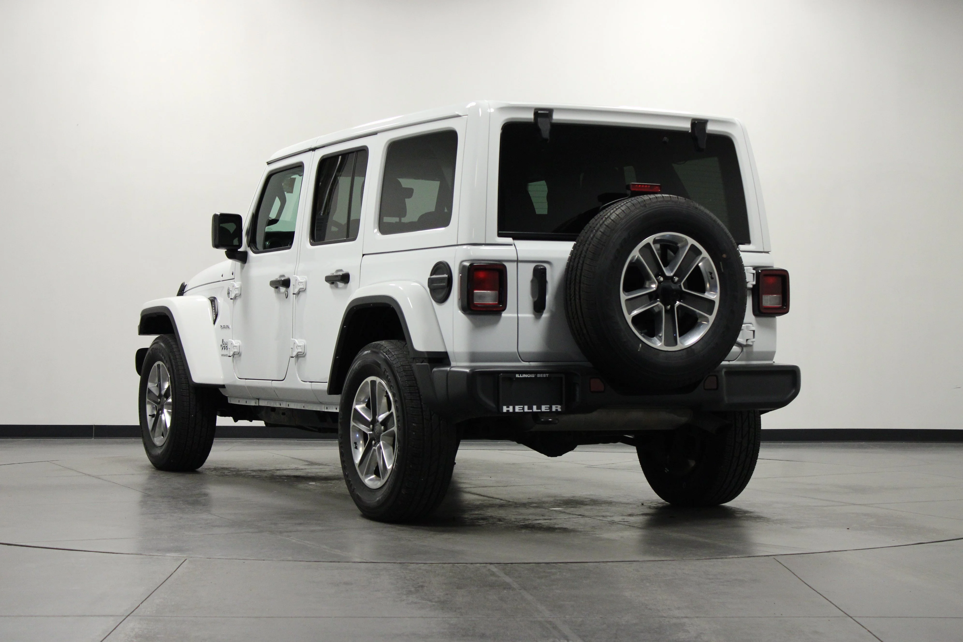 Used 2023 Bright White Clearcoat Jeep Sahara image 6