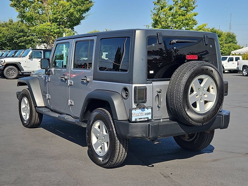 Used 2018 Billet Silver Metallic Clearcoat Jeep Unlimited Sport image 4