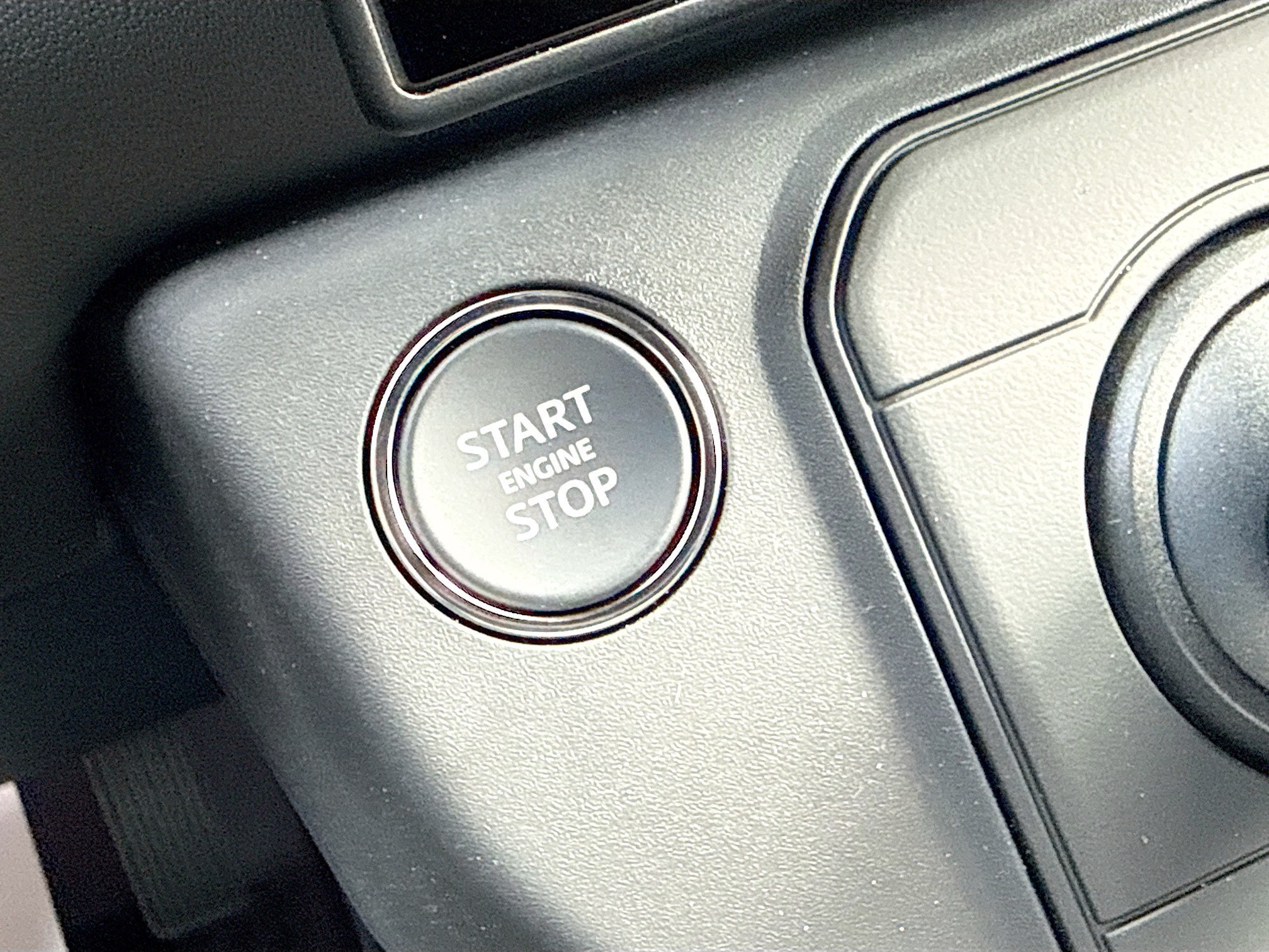 New 2026 Fuji White Land Rover X-Dynamic SE image 30