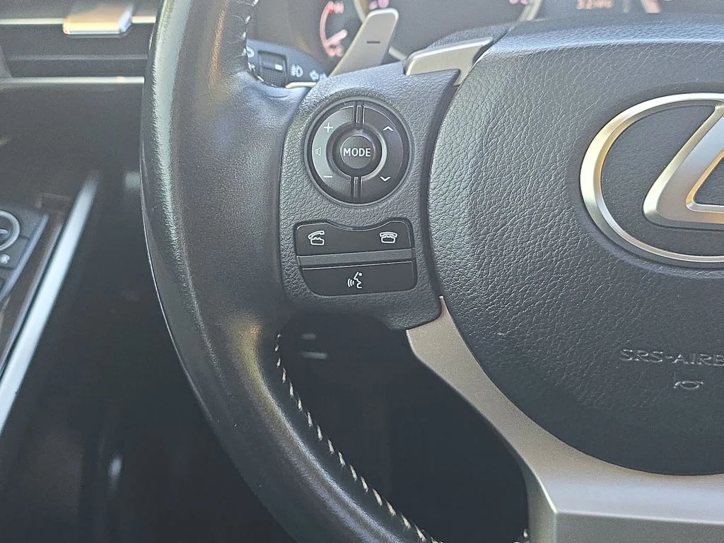 Used 2014  Lexus 250 image 19
