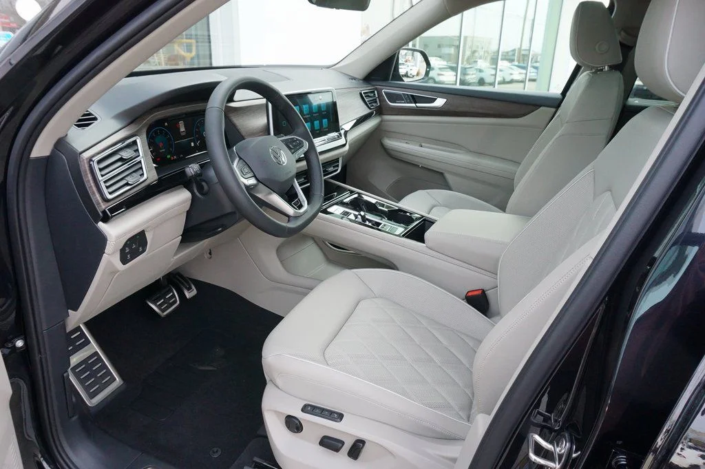 New 2026 Deep Black Volkswagen 2.0T SEL Premium R-Line image 9