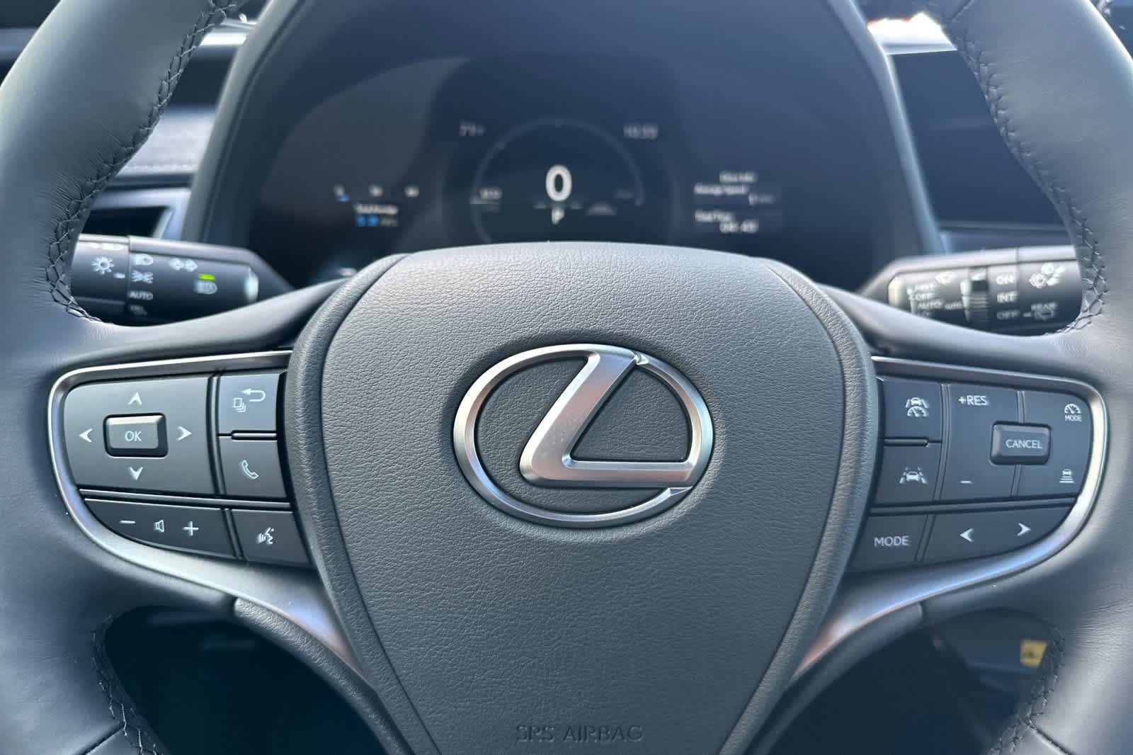 2025 Lexus UX 300h Premium - Photo 14