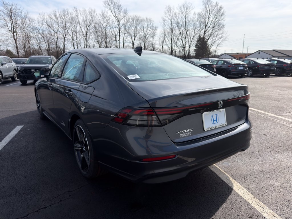 New 2026 Meteorite Gray Metallic Honda SE image 3