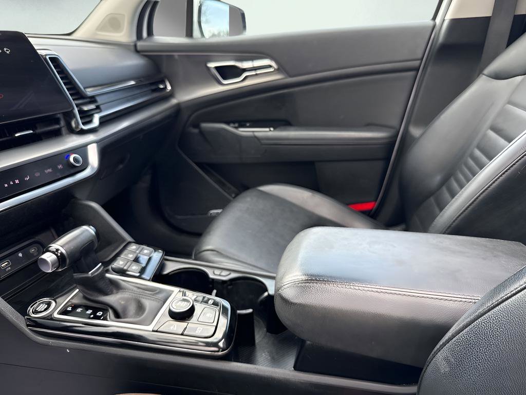Used 2023 White Kia SX-Prestige image 22