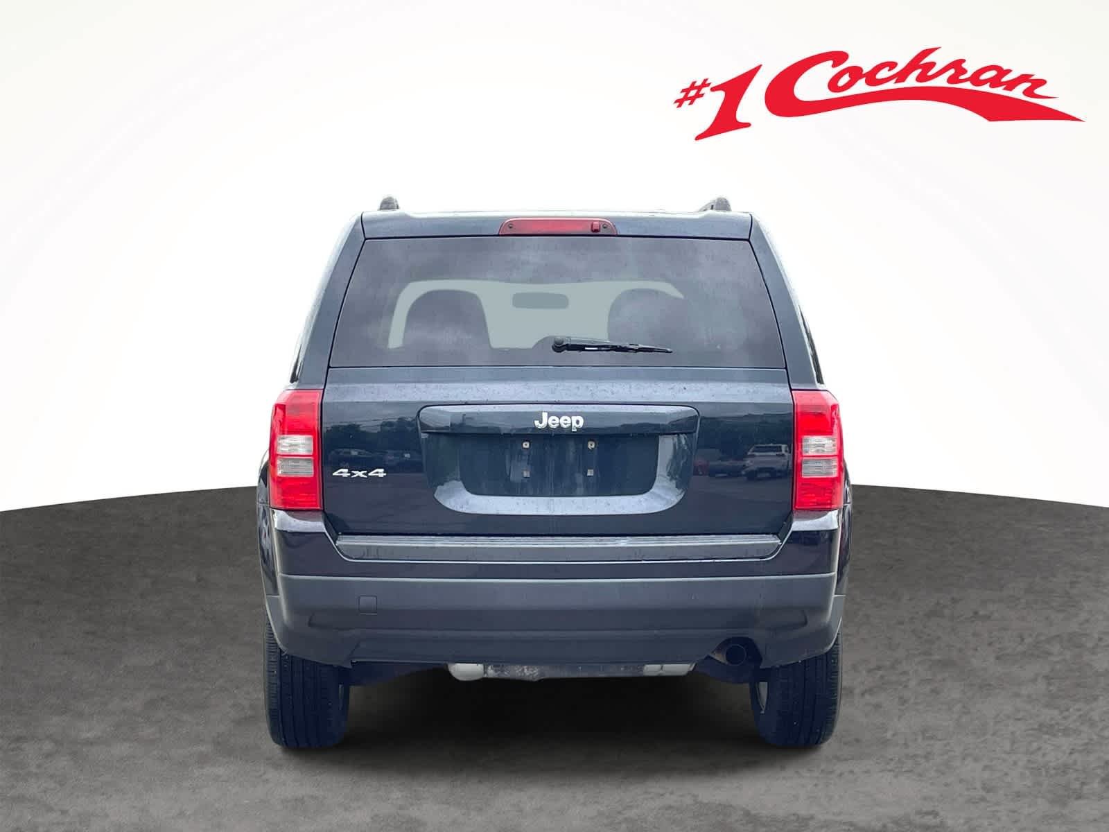 Used 2011 Blackberry Pearl Jeep Sport image 12