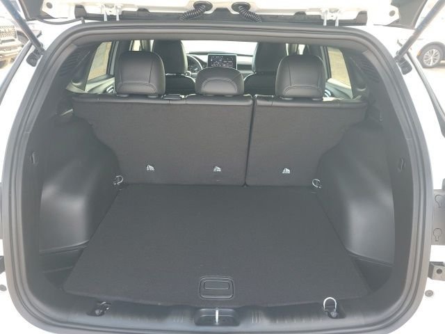 New 2026 Bright White Clearcoat Jeep Latitude image 22