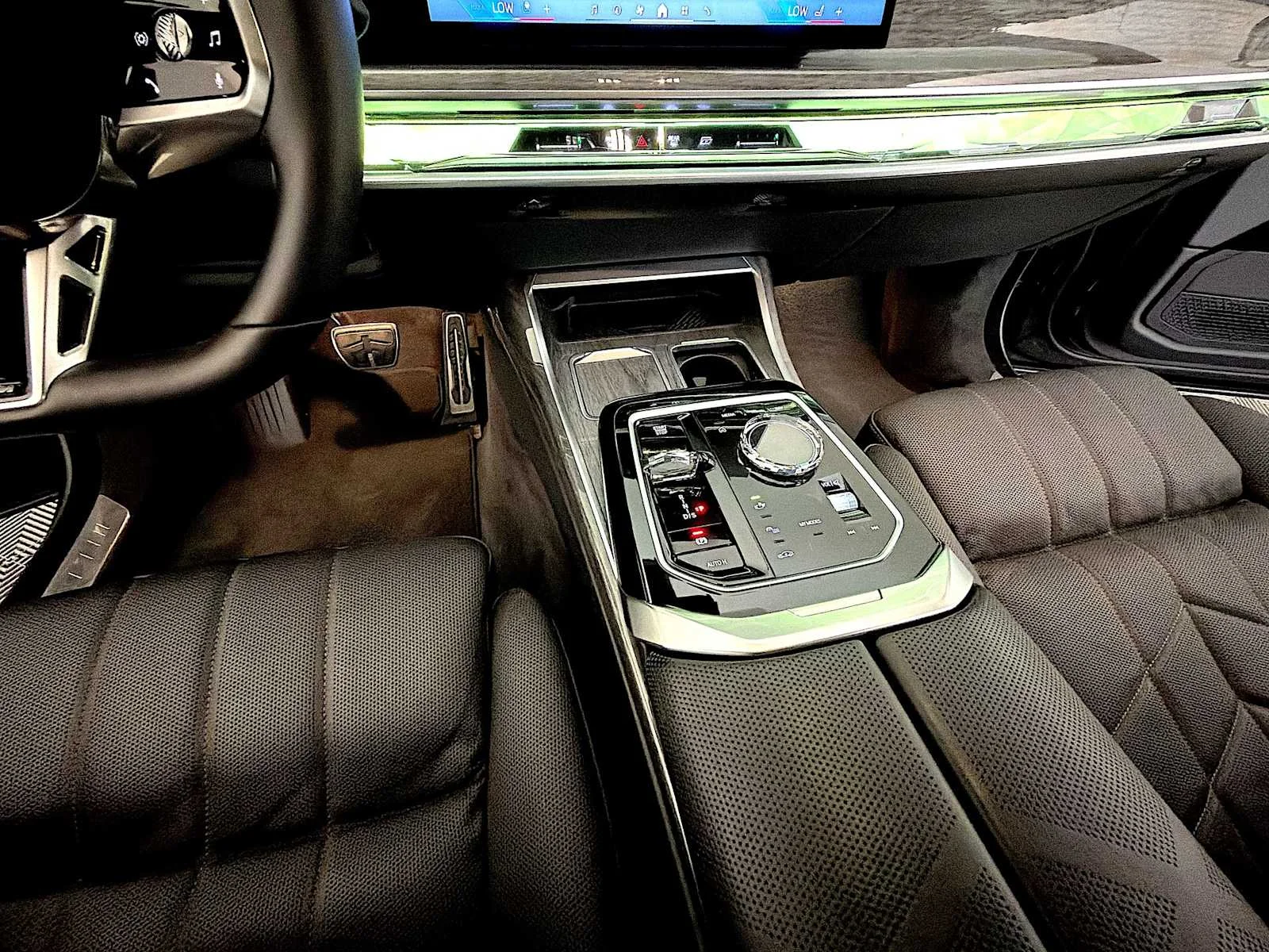 Certified Used 2025 Black Sapphire Metallic BMW 760i xDrive image 18