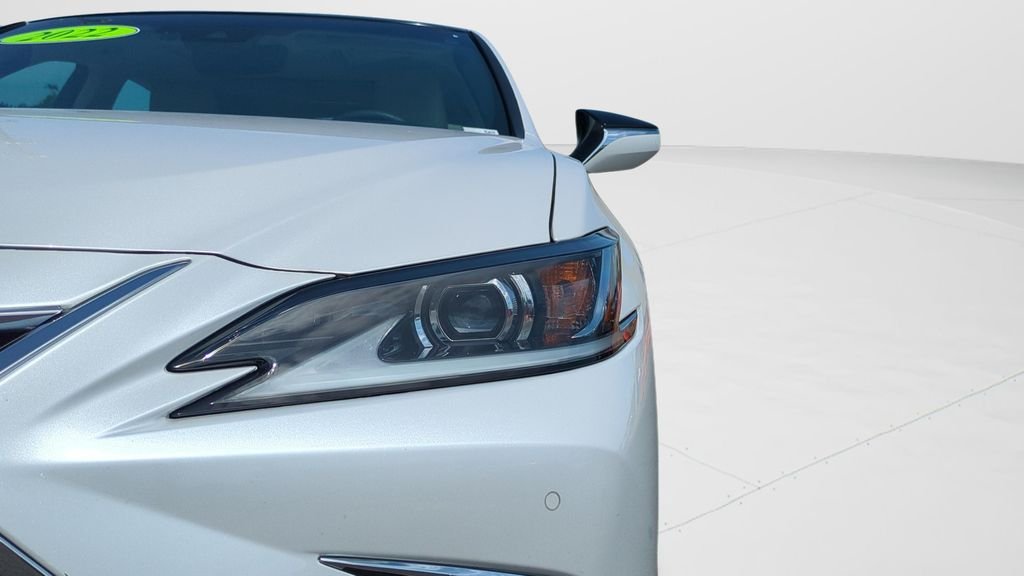 Used 2022 White Lexus 350 image 26