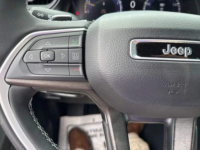 New 2026 Silver Zynith Exterior Paint Jeep Laredo image 34