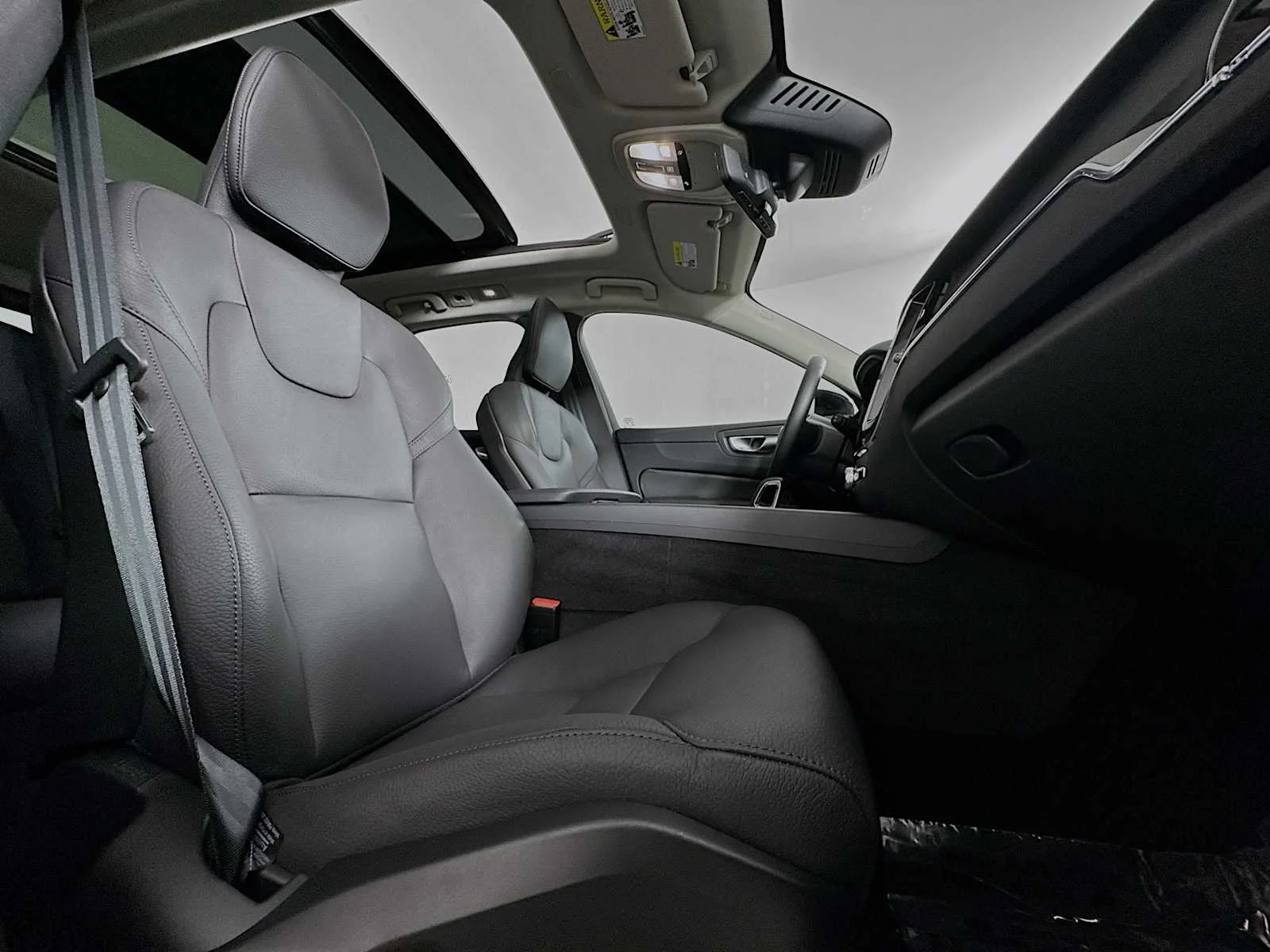 2025 Volvo XC60 Plus - Photo 26