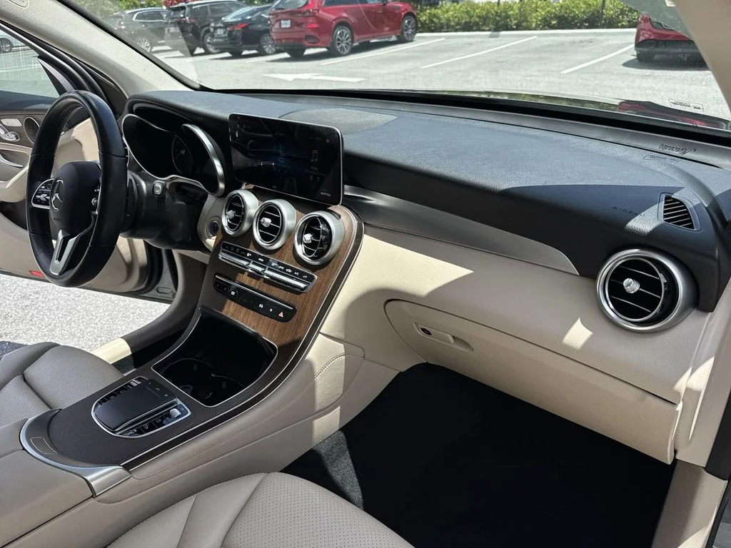 Used 2021 Graphite Gray Metallic Mercedes-Benz GLC 300 image 32