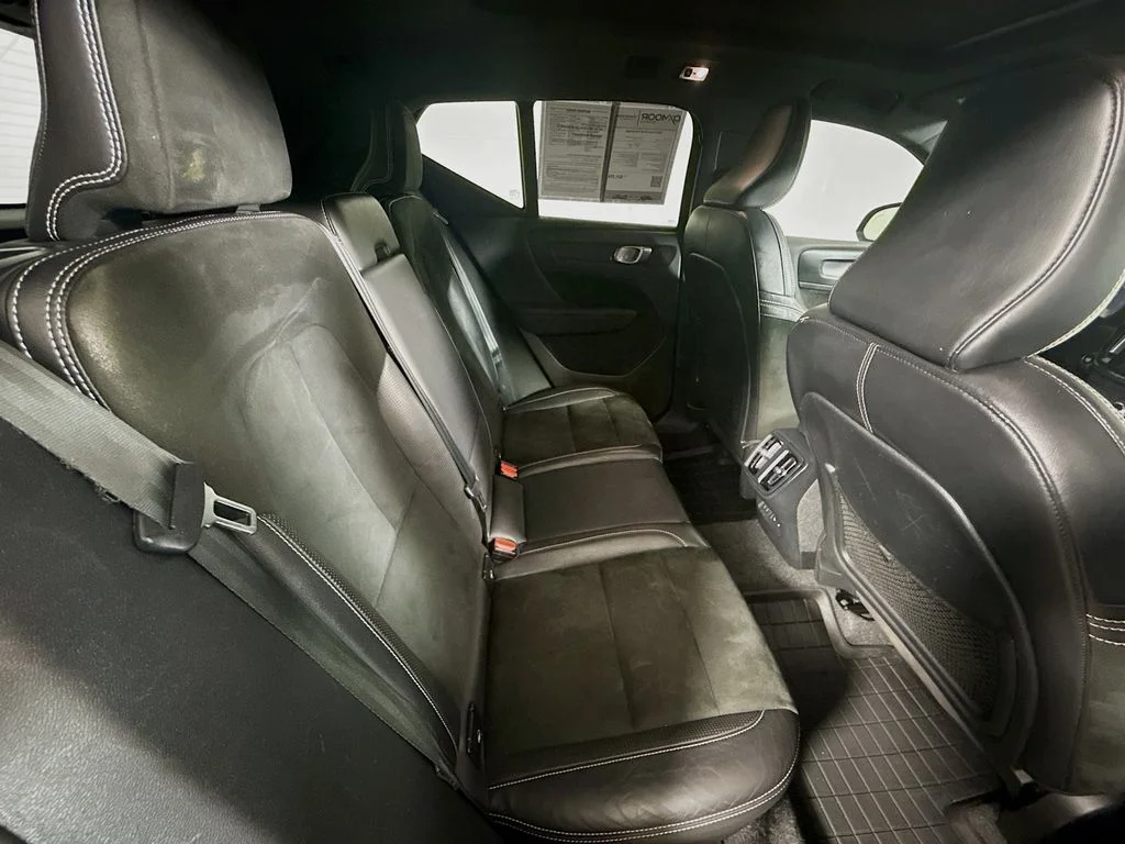 Used 2021 Glacier Silver Metallic Volvo R-Design image 29