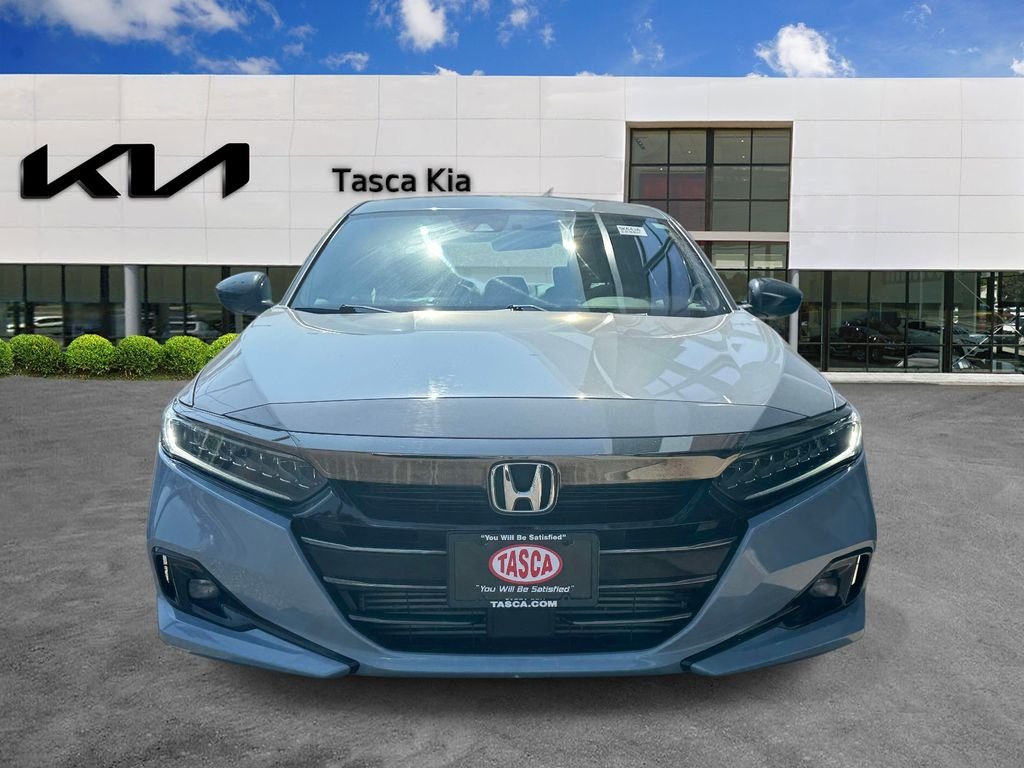 1HGCV2F34NA013882