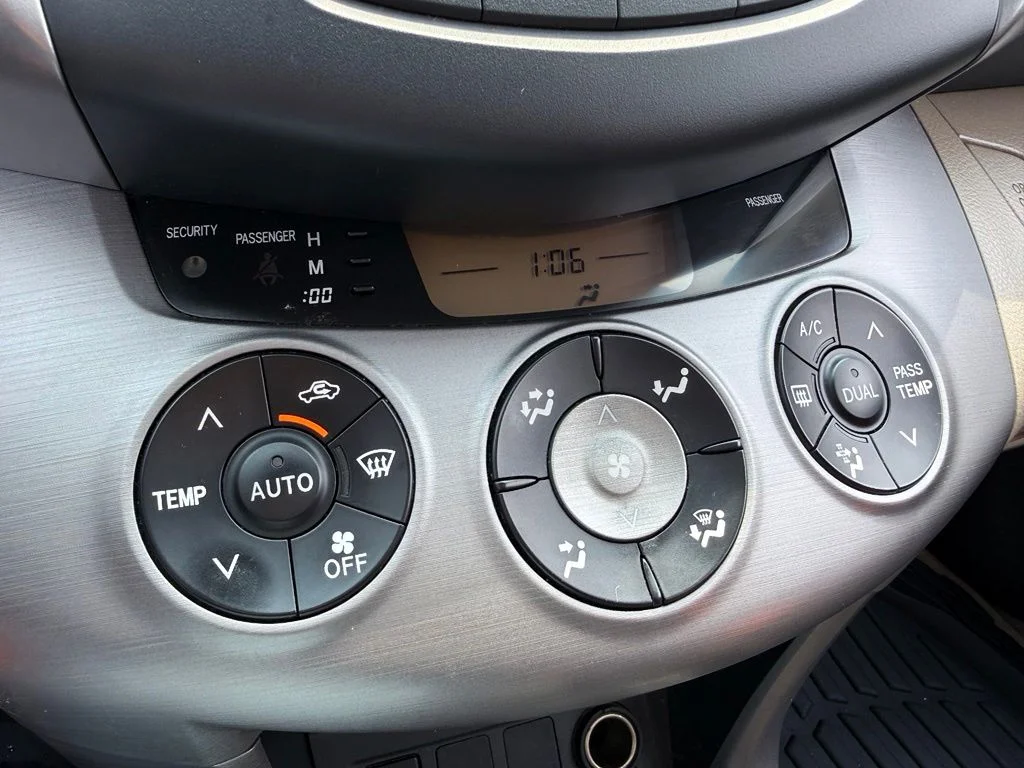 Used 2007 Black Toyota Limited image 30