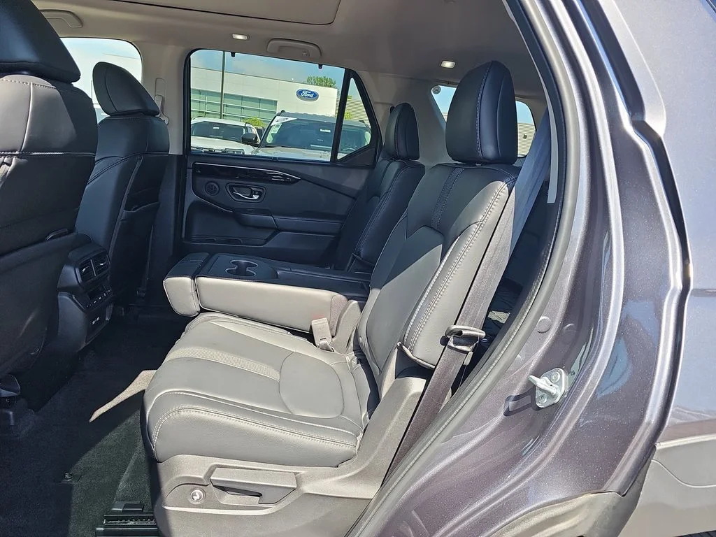 Used 2023  Honda Touring image 14