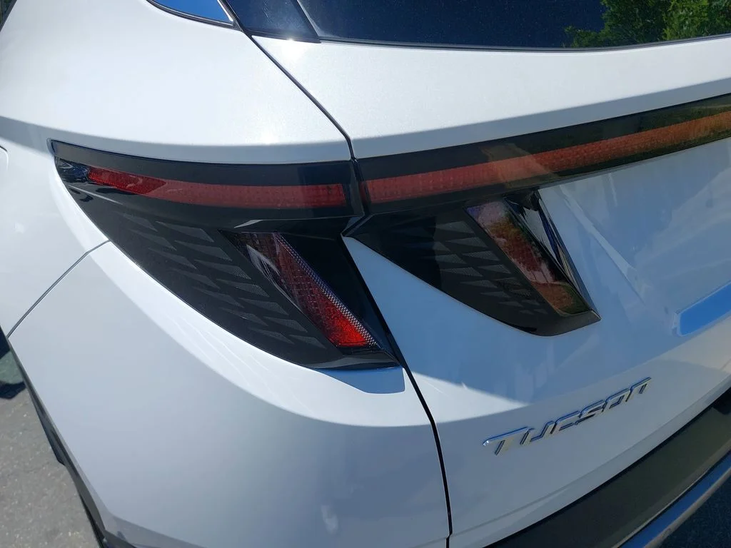 Used 2022 White Hyundai Limited image 33