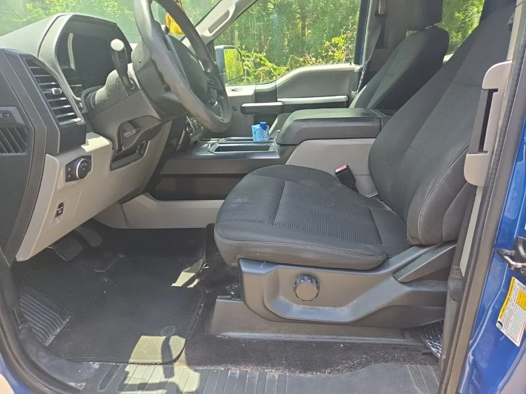Used 2018 Blue Ford XL image 8