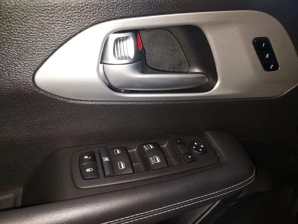 Used 2024 White Chrysler Select image 19