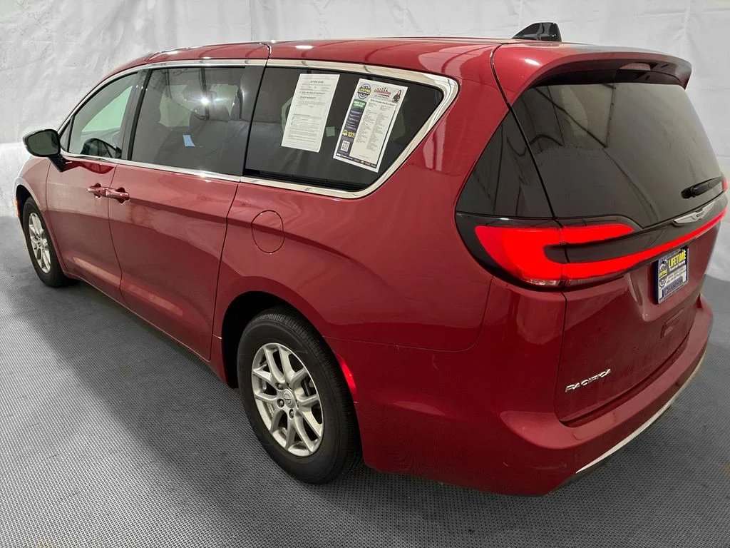 Used 2026 Red Chrysler Select image 5