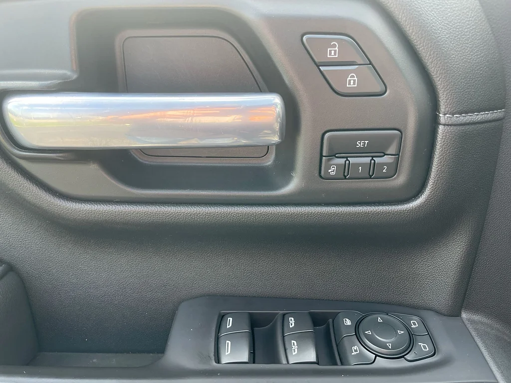 Used 2021 Black Chevrolet High Country image 24