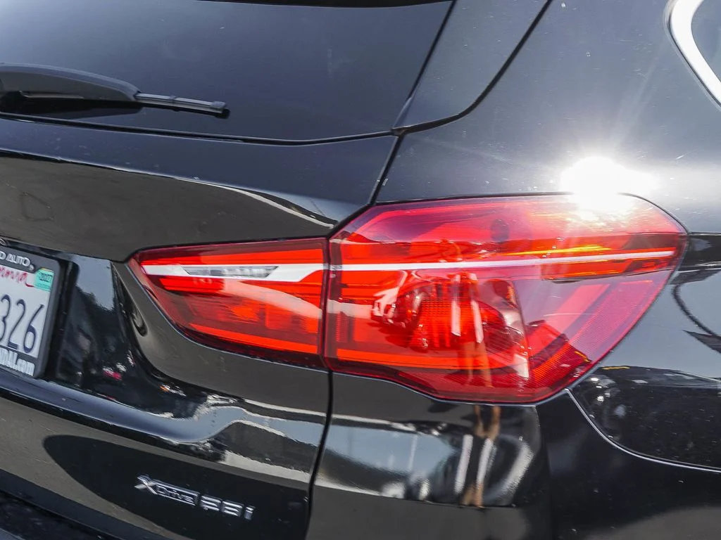 Used 2019 Black BMW xDrive28i image 7