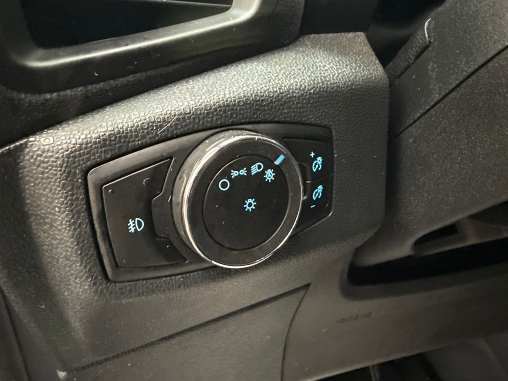 Used 2019 Gray Ford SE image 21