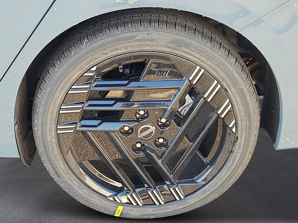 New 2027 Atlantic Gray Metallic / Super Black Two-tone Nissan SR image 7