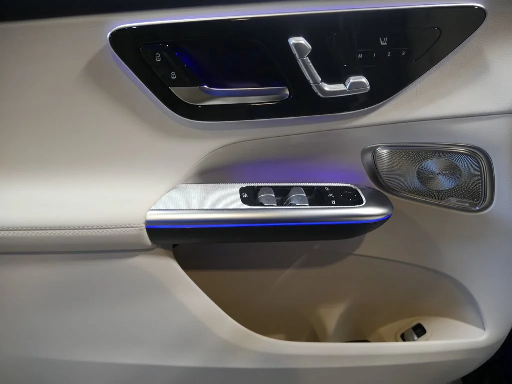 New 2026 Starling Blue Metallic Mercedes-Benz GLC 300 image 16