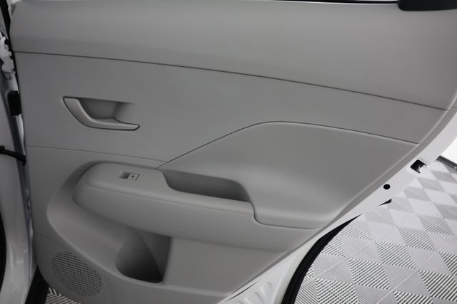 Used 2025 White Hyundai SEL image 25