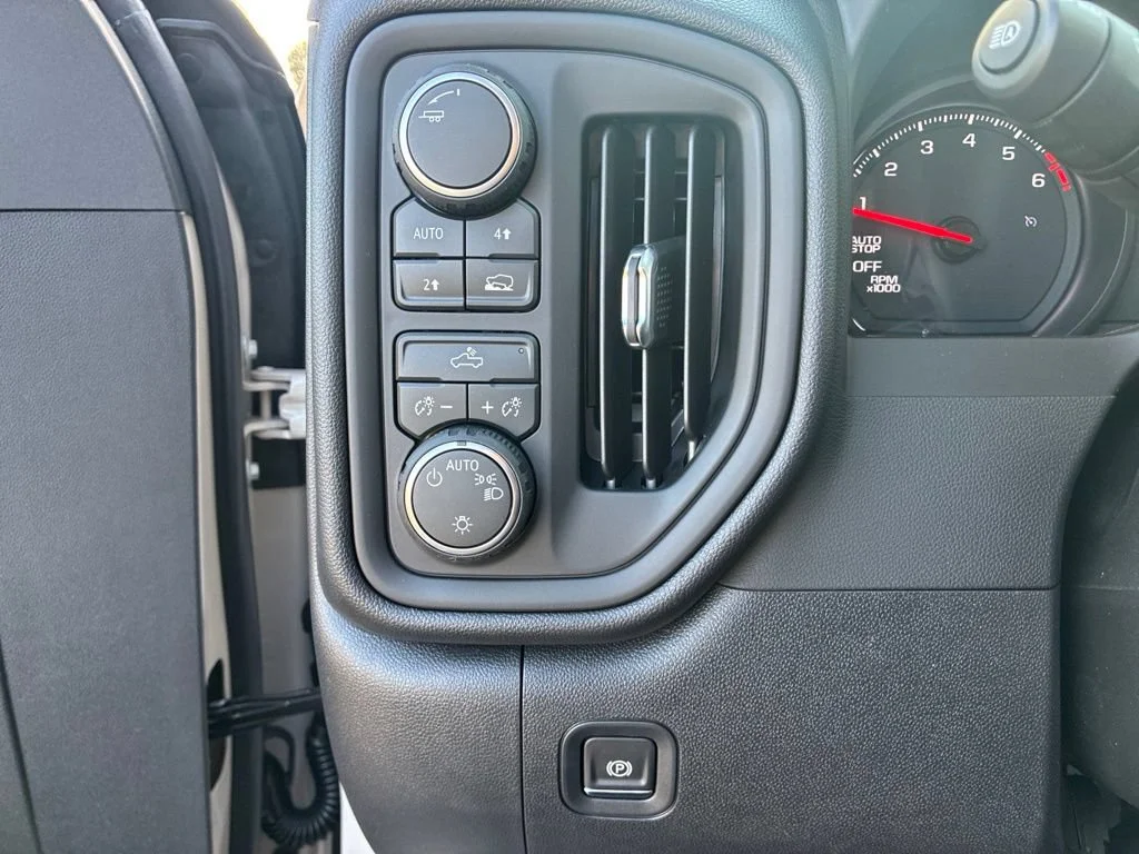 2026 Chevrolet Silverado 1500 Custom - Photo 12
