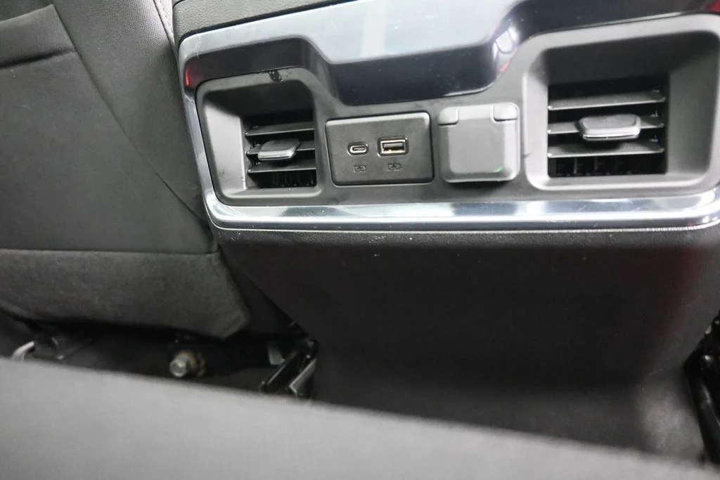 Used 2020 Black GMC Elevation image 11