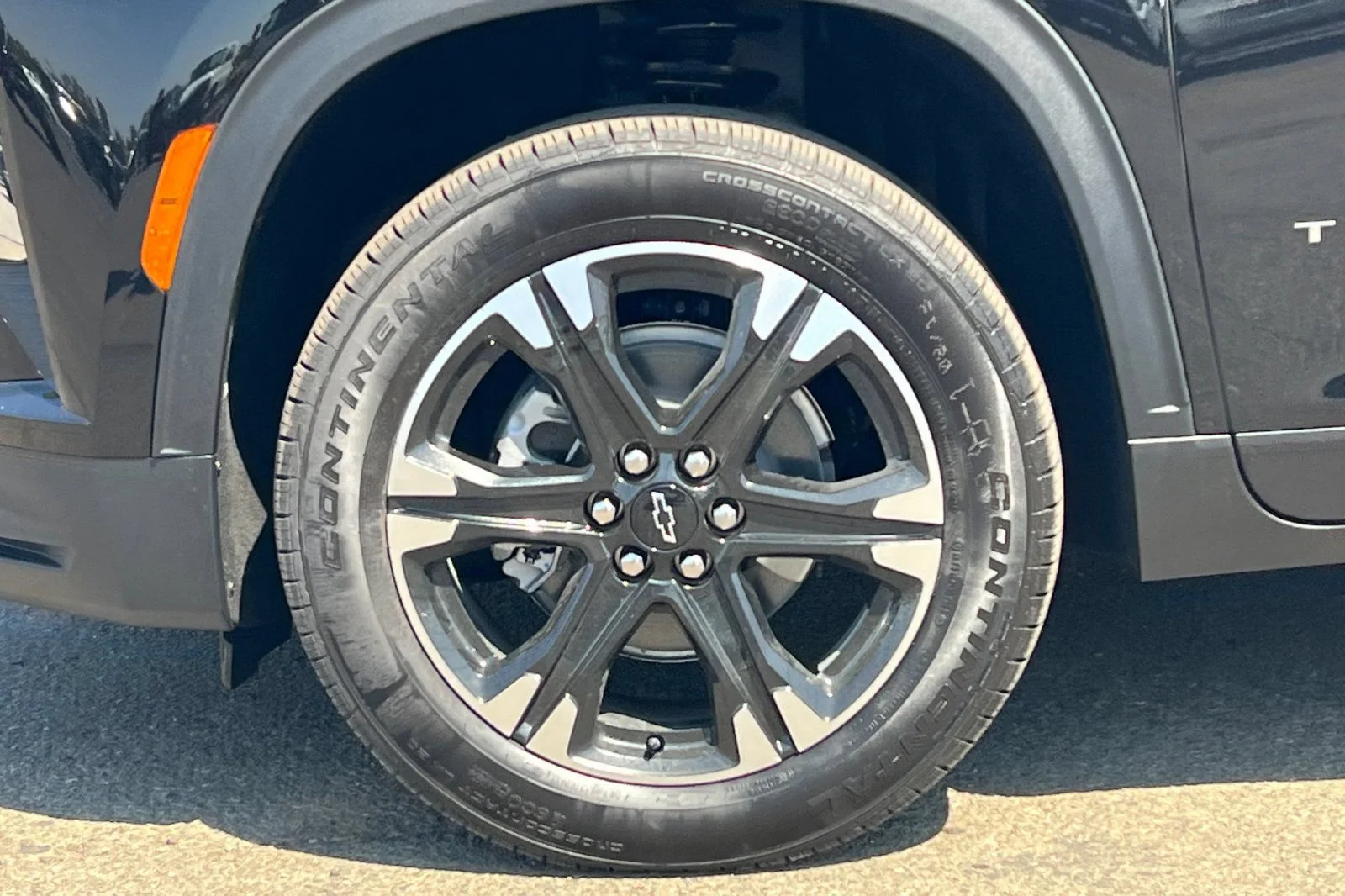 New 2027 Mosaic Black Metallic Chevrolet LT image 26