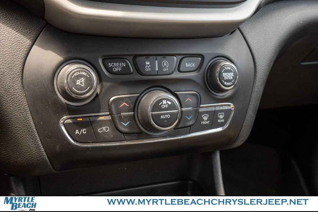 Used 2017 Light Brownstone Pearlcoat Jeep Limited image 22