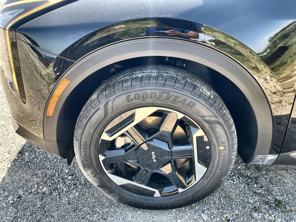 New 2026 Black Kia S image 10