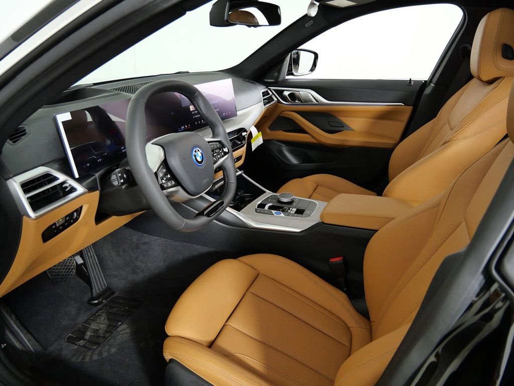 Used 2026 Black Sapphire Metallic BMW xDrive40 image 34
