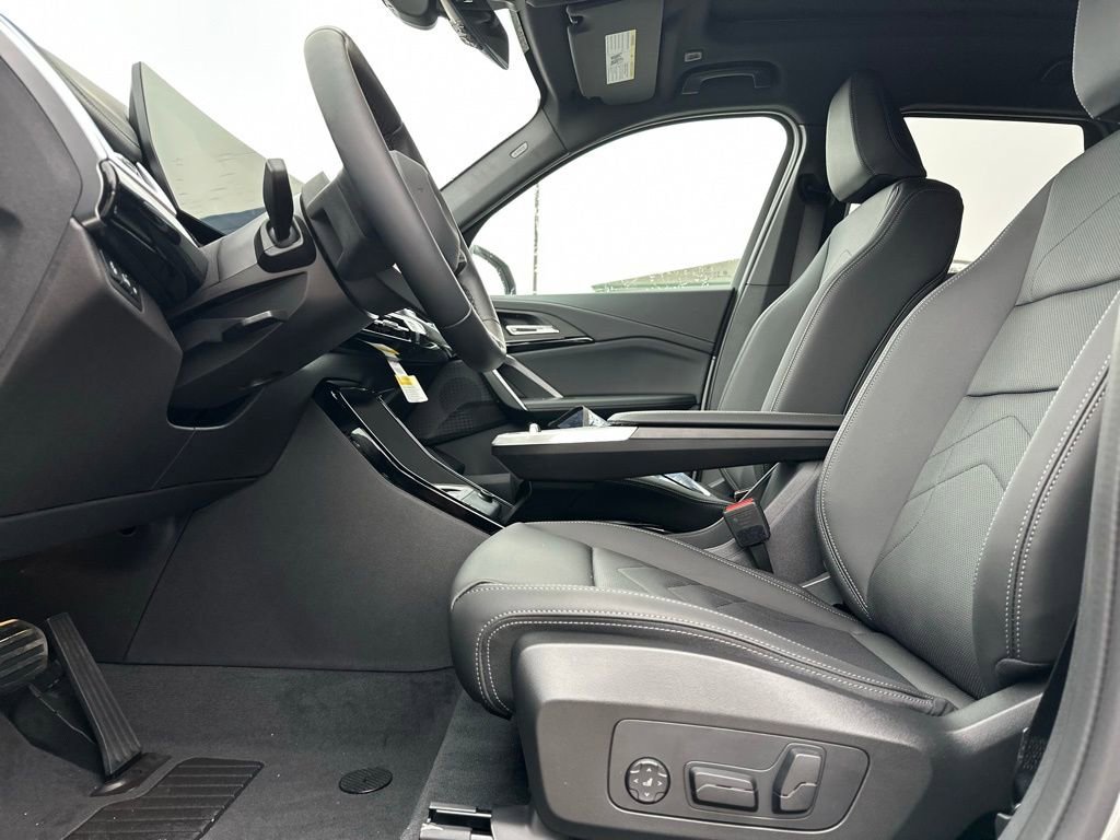 New 2026 Space Silver Metallic BMW xDrive28i image 14