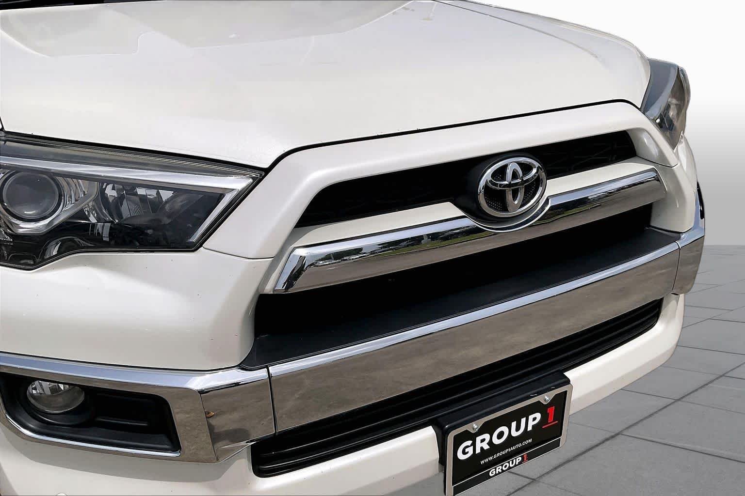 Used 2016 Blizzard Pearl Toyota Limited image 28