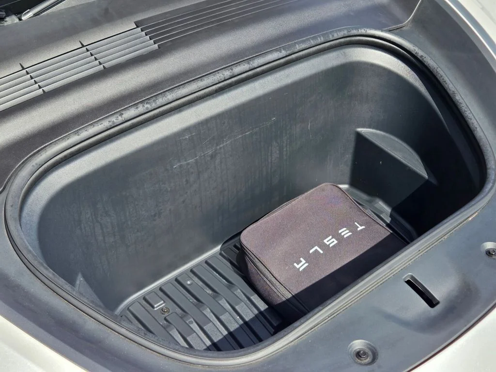 Used 2020  Tesla Long Range image 23