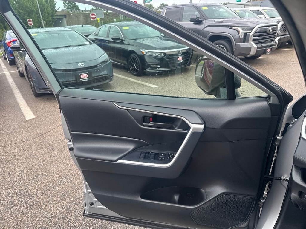 Used 2019 Silver Toyota LE image 30