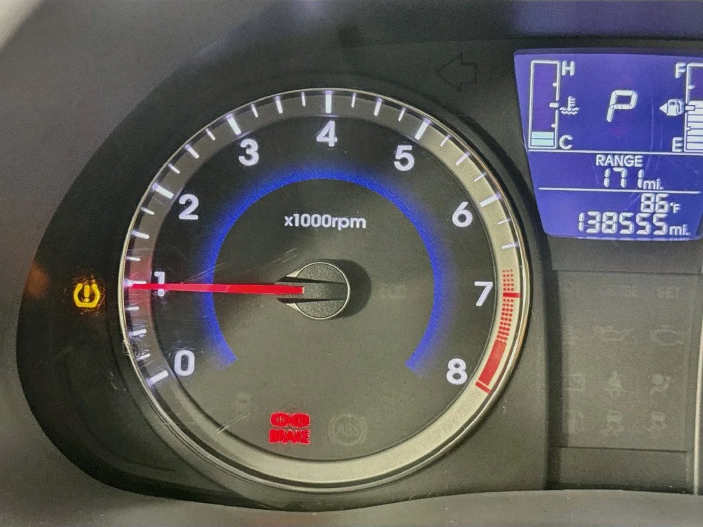 Used 2016 White Hyundai SE image 14