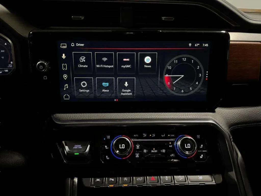 Certified Used 2022 White Frost Tricoat GMC Denali image 13