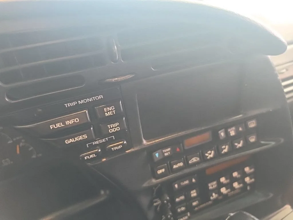 Used 1994  Chevrolet 2dr Convertible image 26
