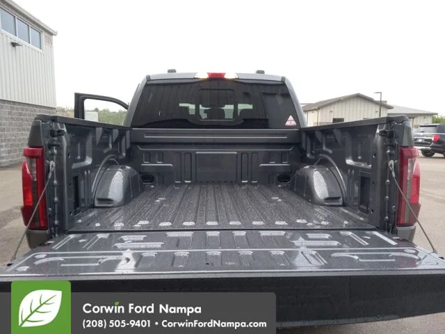 New 2026 Carbonized Gray Metallic Ford XLT image 27