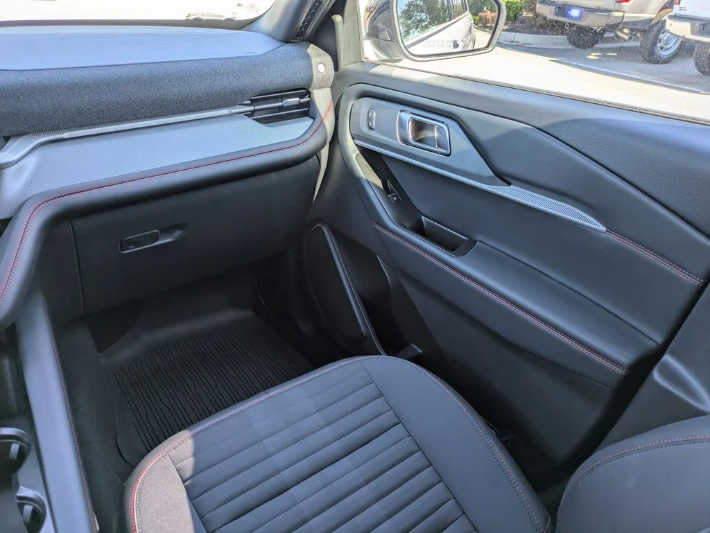 New 2026 Space White Metallic Ford ST-Line image 18